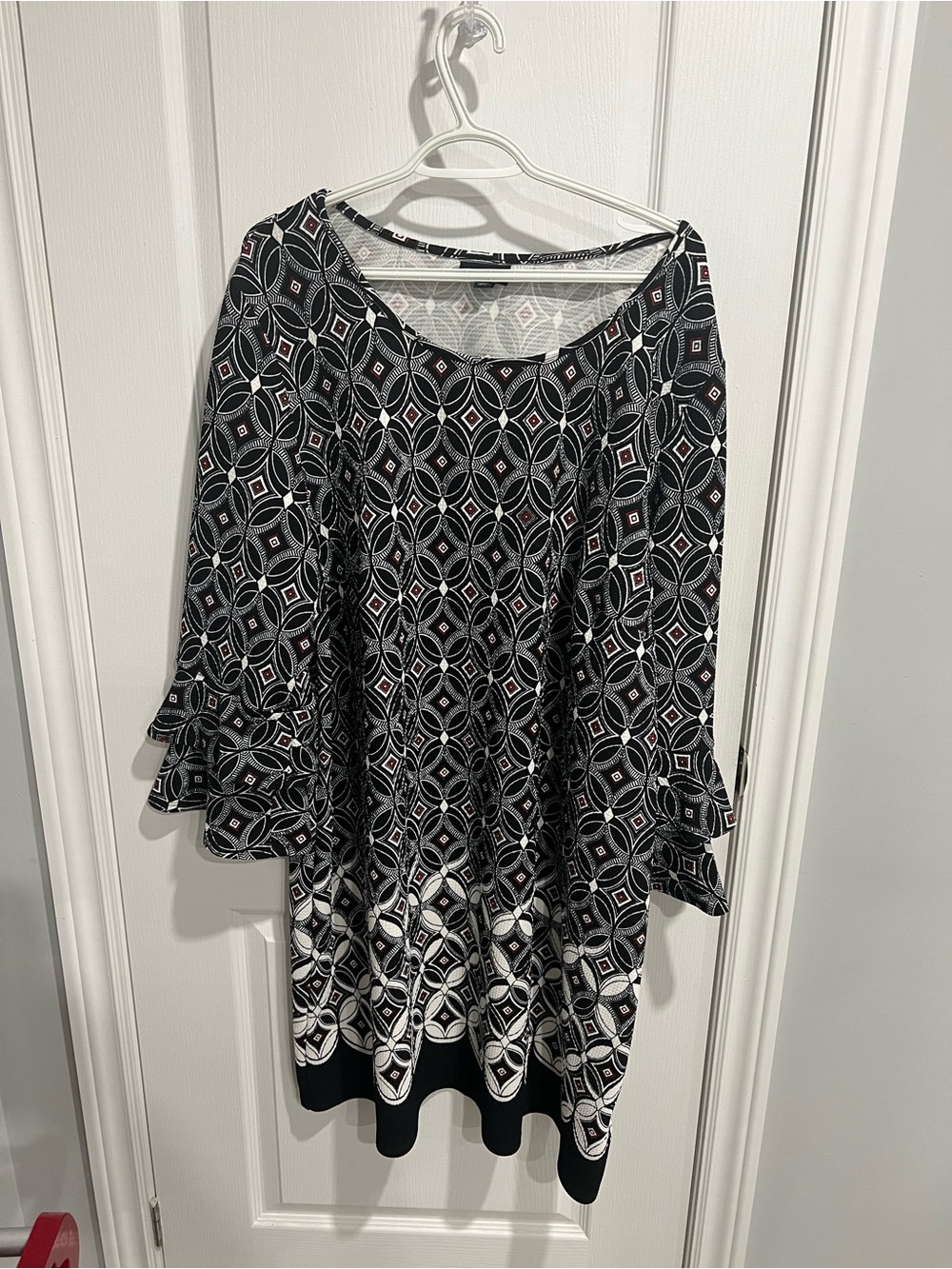 Tacera Black Geometric Bell-Sleeve Tunic Dress with Pink Accents